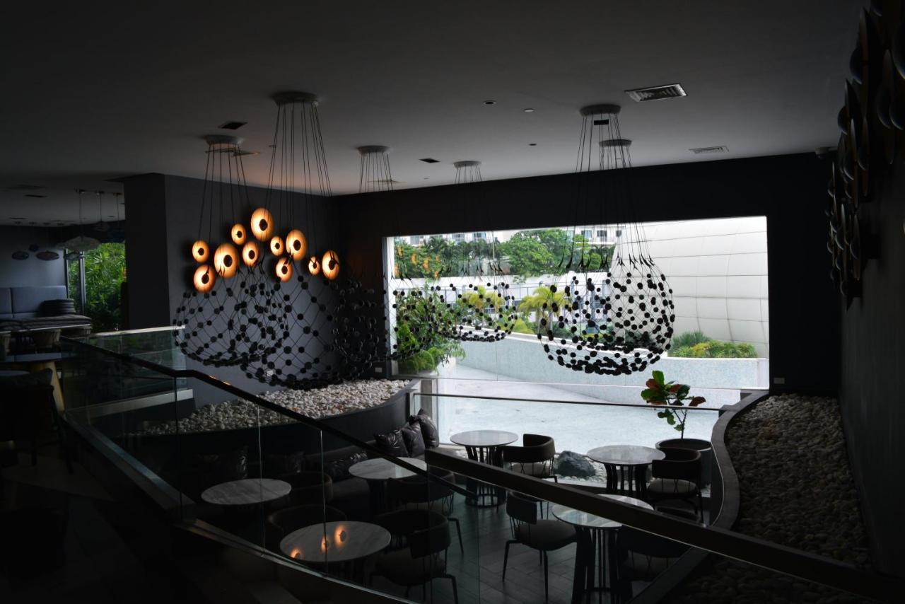 Luxxe Interior Design Condo - Novotel Residences At Acqua Private Residences Mandaluyong Exterior photo